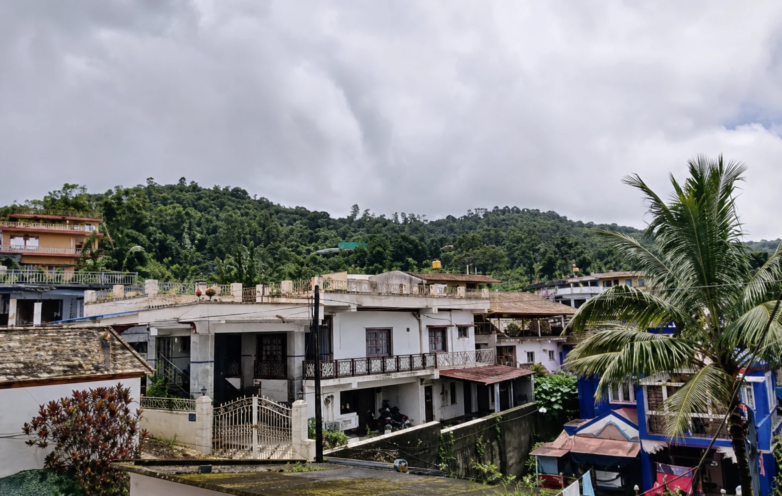 Madikeri neighbourhood and green hills